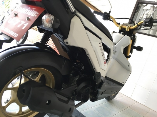 Zoomer-x ตัวTOP สีขาว วิ่ง7000 ปี58 (รับประกันเครื่องยนต์ 6 เดือน) Zoomer-x ตัวTOP สีขาว วิ่ง7000 ปี58 (รับประกันเครื่องยนต์ 6 เดือน)