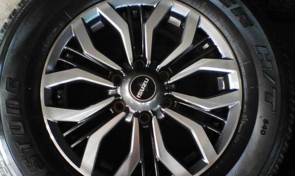 ล้อแม็ก Isuzu MU X ขอบ17 พร้อมยาง