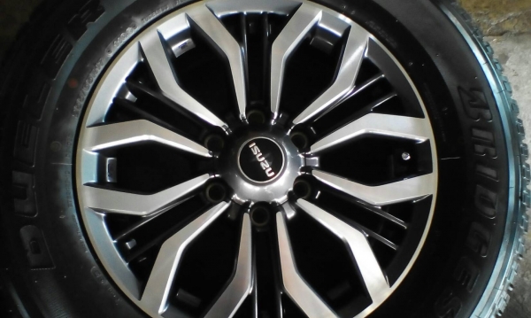 ล้อแม็ก Isuzu MU X ขอบ17 พร้อมยาง