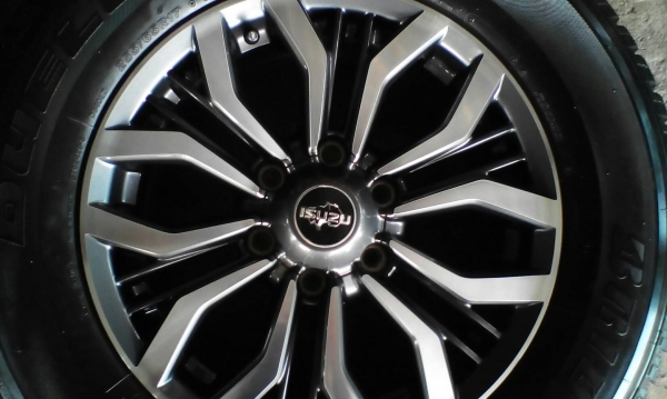 ล้อแม็ก Isuzu MU X ขอบ17 พร้อมยาง