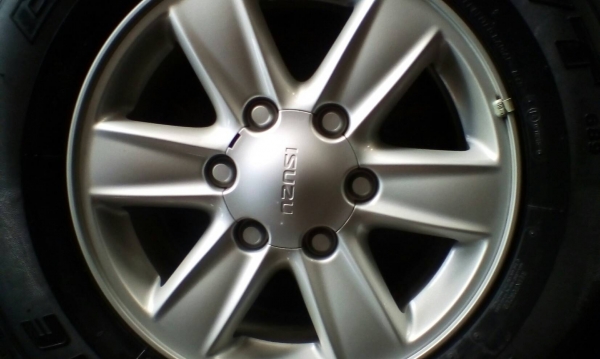 ล้อออนิวIsuzu ขอบ16 พร้อมยางดอกตรูมๆ