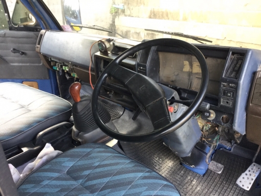 ขายด่วน รถ6ล้อดั๊มพ์ รุ่น isuzu npr59lk   เครื่อง 4BD1 -115ccขาย380,000$