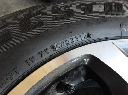 ล้อ Bt50 pro ขอบ17 ลายดอกไม้ พร้อมยางถอดป้ายแดง