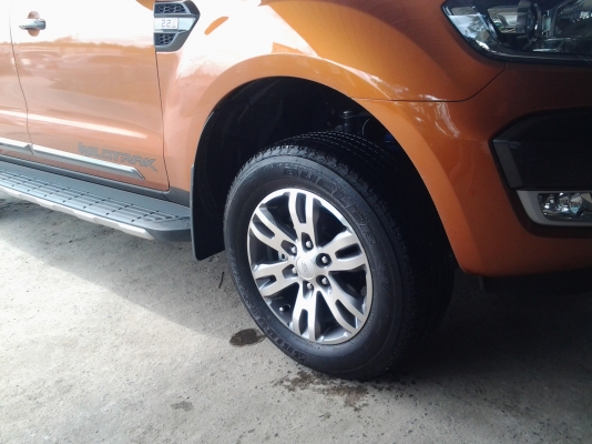 ล้อแม็ก FORD everest ขอบ 18 พร้อมยางใหม่ๆ