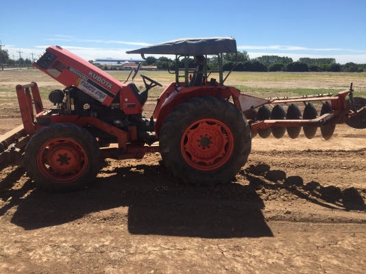 ขายรถไถ KUBOTA M5000 เครื่องดี สภาพสวยเดิมๆ ( ราคา 285,000 บาท ) (มีภาพวีดีโอ) พร้อมอุปกรณ์ 2 รายการ