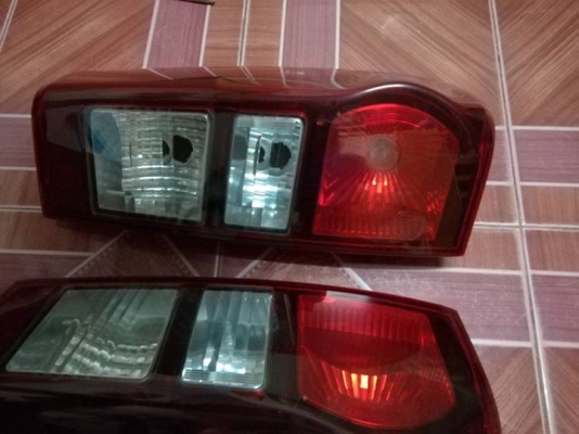 ขายไฟท้าย ออนิว ดีแม็ก คู่ล่ะ 1000 โช็คหลัง ออนิวดีแม็กสภาพใหม่คับ ออกจากศูนย์มาถอดออกเลยคับ เดิมตัวเตี้ย คู่ล่ะ2000 ขายไฟท้าย ออนิว ดีแม็ก คู่ล่ะ 1000 โช็คหลัง ออนิวดีแม็กสภาพใหม่คับ ออกจากศูนย์มาถอดออกเลยคับ เดิมตัวเตี้ย คู่ล่ะ2000