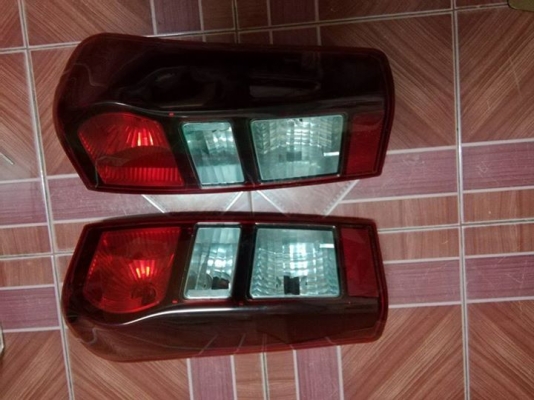 ขายไฟท้าย ออนิว ดีแม็ก คู่ล่ะ 1000  โช็คหลัง ออนิวดีแม็กสภาพใหม่คับ ออกจากศูนย์มาถอดออกเลยคับ  เดิมตัวเตี้ย คู่ล่ะ2000