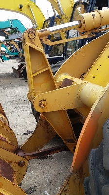 รถตักล้อยาง KOMATSU 515-2 รถตักล้อยาง KOMATSU 515-2