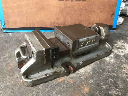 ขายปากกาจับชิ้นงานแท่นมิลลิ่ง SMC made in Taiwan ขนาด 6นิ้ว ของใหม่เก่าเก็บไม่เคยใช้งานครับ สวยมาก