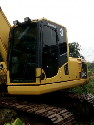 รถแม็คโคยี่ห้อ โคมัตซึ  รุ่น PC 200 - 8  ระบบคอมม่อนเรล  ใช้งาน 4,000 ชั่วโมง