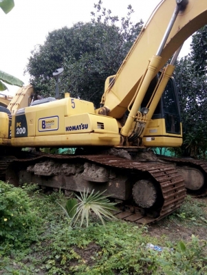 รถแม็คโคยี่ห้อ โคมัตซึ  รุ่น PC 200 - 8  ระบบคอมม่อนเรล  ใช้งาน 4,000 ชั่วโมง