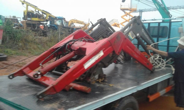 ขอบคุณลูกค้า ลพบุรีมากครับ มาอุดหนุน แขนรถตัก บุ้งกี๋ สำหรับใส่รถไถนาไปทีเดียว 2 อัน เลยครับ