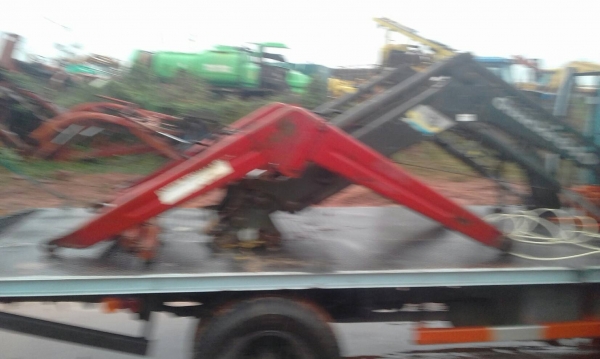 ขอบคุณลูกค้า ลพบุรีมากครับ มาอุดหนุน แขนรถตัก บุ้งกี๋ สำหรับใส่รถไถนาไปทีเดียว 2 อัน เลยครับ