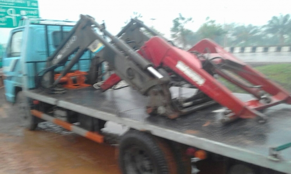 ขอบคุณลูกค้า ลพบุรีมากครับ มาอุดหนุน แขนรถตัก บุ้งกี๋ สำหรับใส่รถไถนาไปทีเดียว 2 อัน เลยครับ