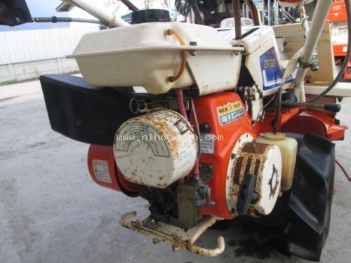 ขาย พร้อมใช้งาน รถเกี่ยวข้าวเดินตาม KUBOTA รุ่น : HF32 รหัสสินค้า : 80904399 www.nihonmono.com ขาย พร้อมใช้งาน รถเกี่ยวข้าวเดินตาม KUBOTA รุ่น : HF32 รหัสสินค้า : 80904399 www.nihonmono.com