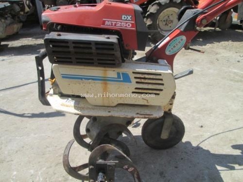 ขาย เครื่องพรวนดิน YANMAR รุ่น : MT250 ประหยัดน้ำมัน เคลื่อนที่ง่าย รหัสสินค้า : 80903847 www.nihonmono.com ขาย เครื่องพรวนดิน YANMAR รุ่น : MT250 ประหยัดน้ำมัน เคลื่อนที่ง่าย รหัสสินค้า : 80903847 www.nihonmono.com