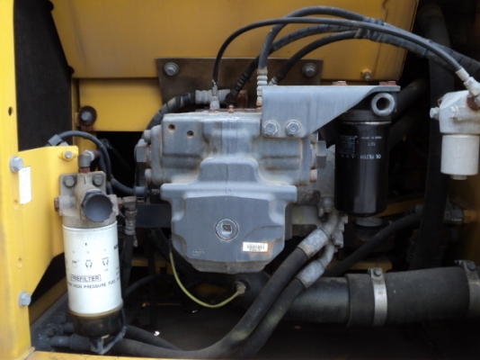 ขายรถขุด 20 ตัน  PC200-8 มีลายหัวเจาะ เก่านอก