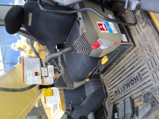 ขายรถขุด 20 ตัน  PC200-8 มีลายหัวเจาะ เก่านอก