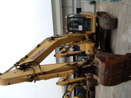 ขายรถขุด 20 ตัน  PC200-8 มีลายหัวเจาะ เก่านอก