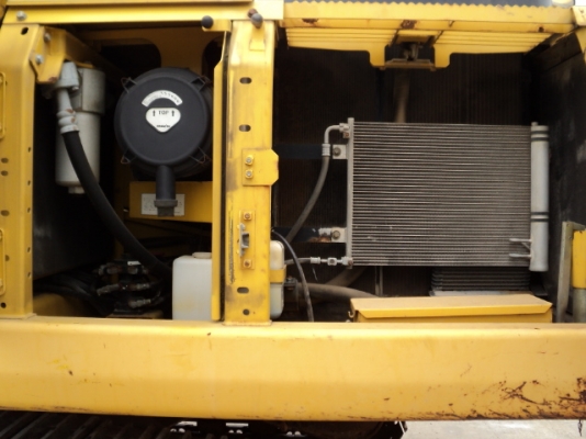 ขายรถขุด 20 ตัน  PC200-8 มีลายหัวเจาะ เก่านอก