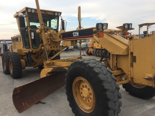 รถเกรด CAT 12H ใบมีด 14 ฟุต ริปเปอร์ นำเข้าจากอเมริกา รถสวยมาก ๆ ราคาไม่แพงครับ รถเกรด CAT 12H ใบมีด 14 ฟุต ริปเปอร์ นำเข้าจากอเมริกา รถสวยมาก ๆ ราคาไม่แพงครับ