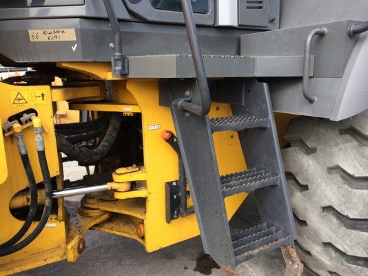 TCM / Hitachi ZW310-A ปี 2010 ขนาดเทีบเท่า Cat 966H นำเข้าจากญี่ปุ่น สภาพดีมาก ๆ TCM / Hitachi ZW310-A ปี 2010 ขนาดเทีบเท่า Cat 966H นำเข้าจากญี่ปุ่น สภาพดีมาก ๆ