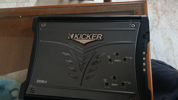 แอมป์kicker zx350.4เก่าญี่ปุ่นสวยๆไม่ช้ำเสียงดี5ดาว