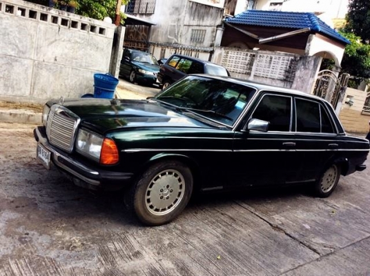BENZ 300D AUTO W123