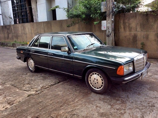 BENZ 300D AUTO W123