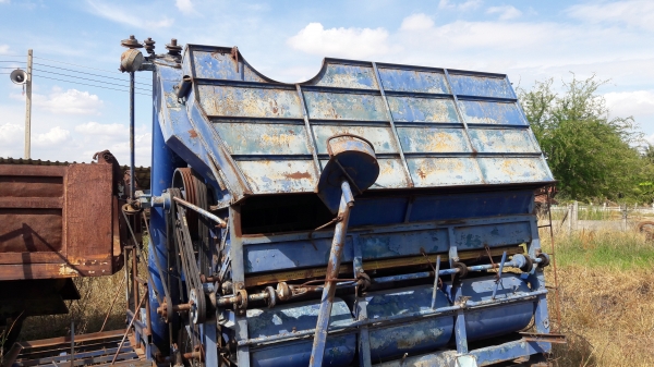 ขายตู้นวดข้าว