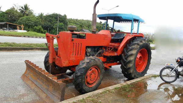 รถไถ KUBOTA  8950.     สนใจติดต่อ  081 - 6079515