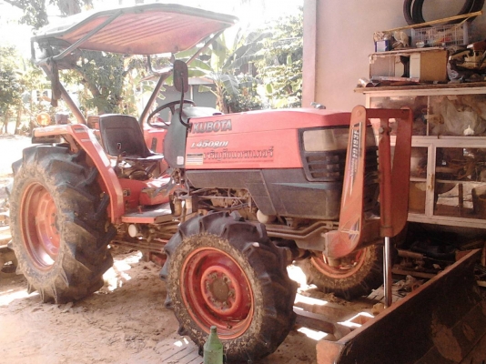 รถไถ 45 แรง DI  ปึ 53  เครื่องแห้งดี  พร้อมลุยงาน อุปกร  3 ชิ้น  ราคา  เบาฯฯ  250000 บาท    ดูรถ ที จ. ศรีสะเกษ   วันทูคอล 0986683479 dtac 0991751349 สิทธิ์ คับ