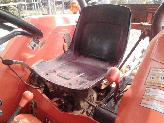รถไถ 45 แรง DI  ปึ 53  เครื่องแห้งดี  พร้อมลุยงาน อุปกร  3 ชิ้น  ราคา  เบาฯฯ  250000 บาท    ดูรถ ที จ. ศรีสะเกษ   วันทูคอล 0986683479 dtac 0991751349 สิทธิ์ คับ