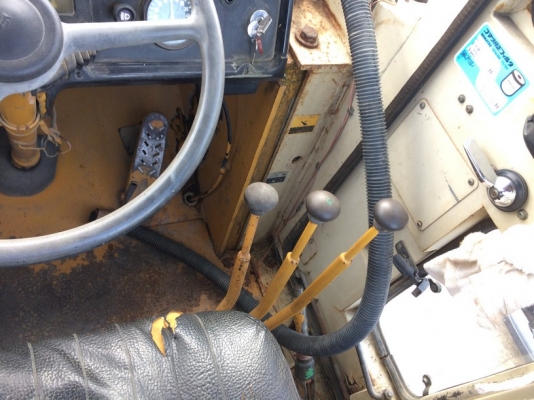 รถตัก Komatsu รุ่น 520B นำเข้าจากญี่ปุ่น สภาพสวย ราคาถูกครับ รถตัก Komatsu รุ่น 520B นำเข้าจากญี่ปุ่น สภาพสวย ราคาถูกครับ