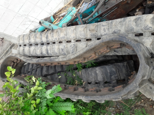 ขายค่ะ..แทรคยางขนาด PC40  สภาพสวย...เก่าญี่ปุ่น...ราคาไม่แพง...โทร..089-3818694  ดวงนภา