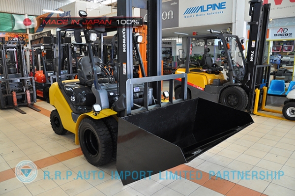 ขายรถโฟล์คลิฟท์มือสอง KOMATSU FD25C-16-731295 นำเข้าจากประเทศญี่ปุ่น 100\% ไม่เคยใช้งานในไทย