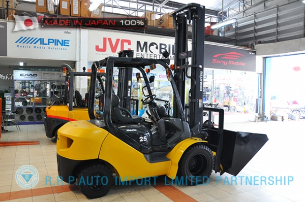 ขายรถโฟล์คลิฟท์มือสอง KOMATSU FD25C-16-731295 นำเข้าจากประเทศญี่ปุ่น 100\% ไม่เคยใช้งานในไทย