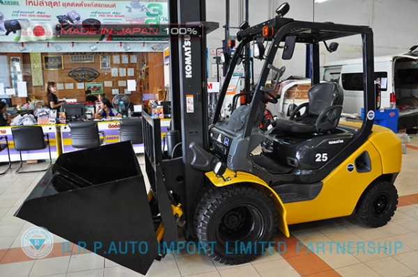 ขายรถโฟล์คลิฟท์มือสอง KOMATSU FD25C-16-731295 นำเข้าจากประเทศญี่ปุ่น 100\% ไม่เคยใช้งานในไทย