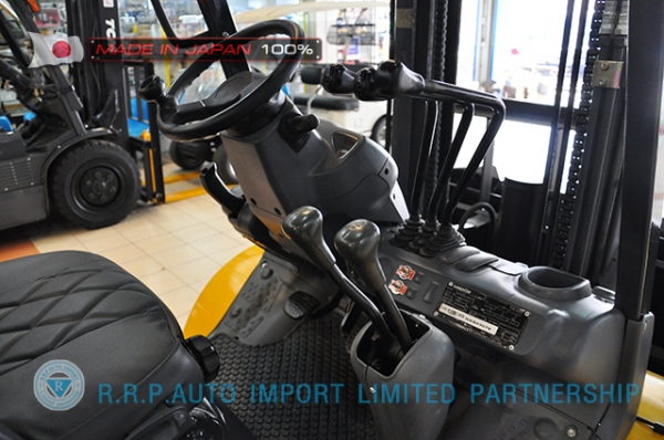 ขายรถโฟล์คลิฟท์มือสอง KOMATSU FD25C-16-731295 นำเข้าจากประเทศญี่ปุ่น 100\% ไม่เคยใช้งานในไทย