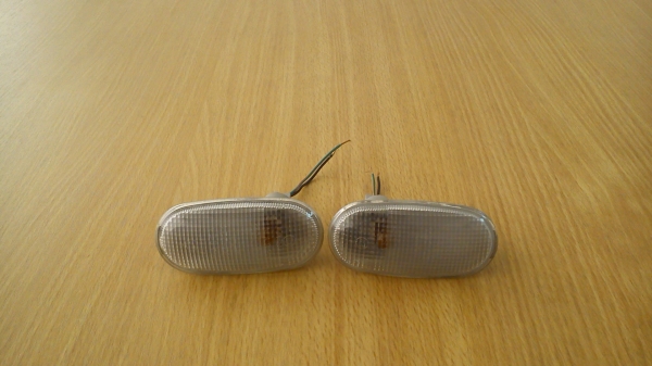 ไฟเลี้ยวแก้มสีขาว MITSUBISHI แท้