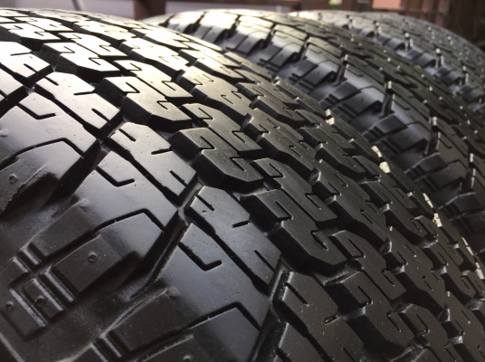 ยาง Bridgestone 265 70 16 ปี15 ดอกเต็ม ไม่มีปะ เนื้อนิ่มๆ ใช้กันยาว ราคาไม่แพง ยาง Bridgestone 265 70 16 ปี15 ดอกเต็ม ไม่มีปะ เนื้อนิ่มๆ ใช้กันยาว ราคาไม่แพง