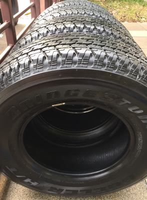 ยาง Bridgestone 265 70 16 ปี15 ดอกเต็ม ไม่มีปะ เนื้อนิ่มๆ ใช้กันยาว ราคาไม่แพง ยาง Bridgestone 265 70 16 ปี15 ดอกเต็ม ไม่มีปะ เนื้อนิ่มๆ ใช้กันยาว ราคาไม่แพง