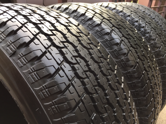 ยาง Bridgestone 265 70 16 ปี15 ดอกเต็ม ไม่มีปะ เนื้อนิ่มๆ ใช้กันยาว ราคาไม่แพง ยาง Bridgestone 265 70 16 ปี15 ดอกเต็ม ไม่มีปะ เนื้อนิ่มๆ ใช้กันยาว ราคาไม่แพง