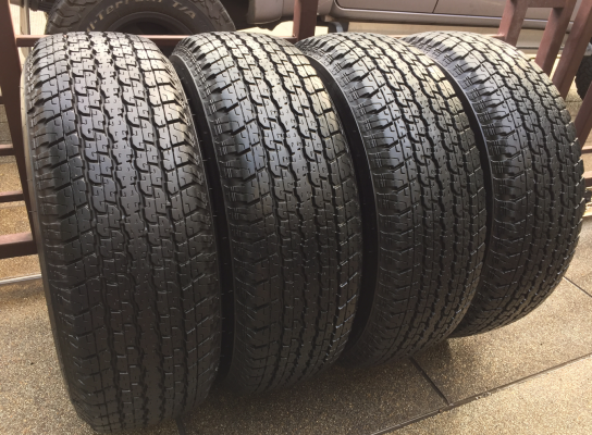 ยาง Bridgestone 265 70 16 ปี15 ดอกเต็ม ไม่มีปะ เนื้อนิ่มๆ ใช้กันยาว ราคาไม่แพง ยาง Bridgestone 265 70 16 ปี15 ดอกเต็ม ไม่มีปะ เนื้อนิ่มๆ ใช้กันยาว ราคาไม่แพง