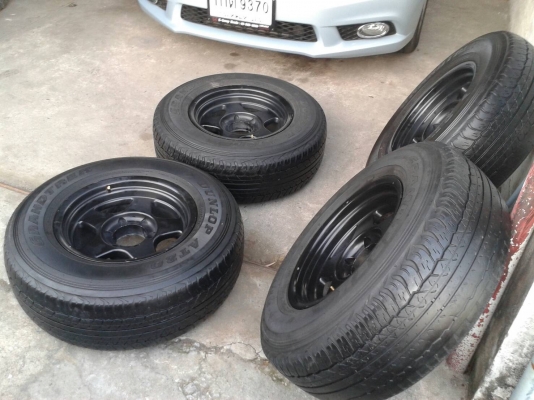 ขอบ16นิ้ว6รู พร้อมยาง ชุดนี้ ราคา 9500 บาท