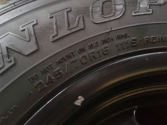 ขอบ16นิ้ว6รู พร้อมยาง ชุดนี้ ราคา 9500 บาท