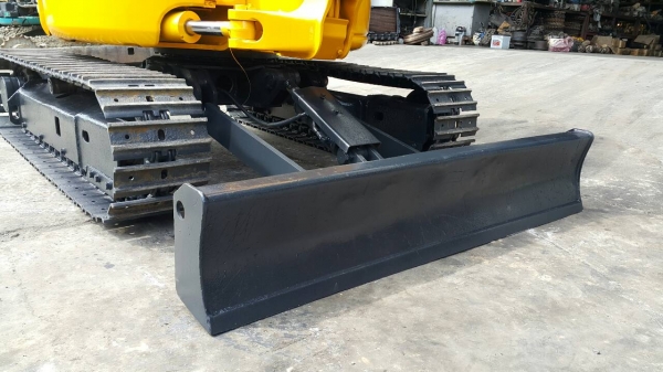 ขาย รถขุด KOMATSU รุ่น PC35MR-2- มือสองญี่ปุ่น แทรกเหล็ก สวยพร้อมใช้งาน แน่นทั้งคัน  มือถือ/LINE ID : 0818753444