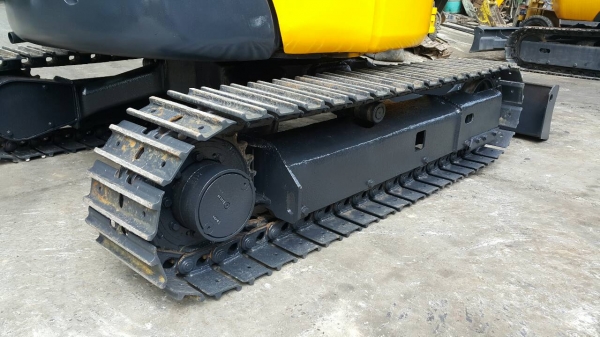 ขาย รถขุด KOMATSU รุ่น PC35MR-2- มือสองญี่ปุ่น แทรกเหล็ก สวยพร้อมใช้งาน แน่นทั้งคัน  มือถือ/LINE ID : 0818753444