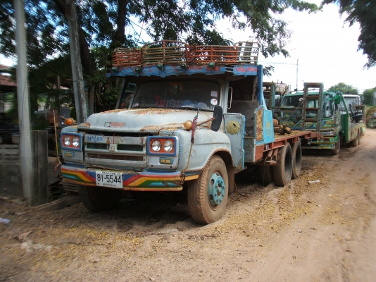 ขายรถบรรทุกสิบล้อหัวยาว อีซูซุ เครื่องยนต์ 168 แรงม้า EH700 พวงมาลัยเพาเวอร์