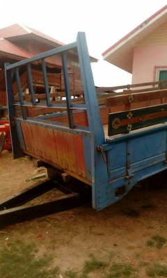 พ่วงลากหกล้อ